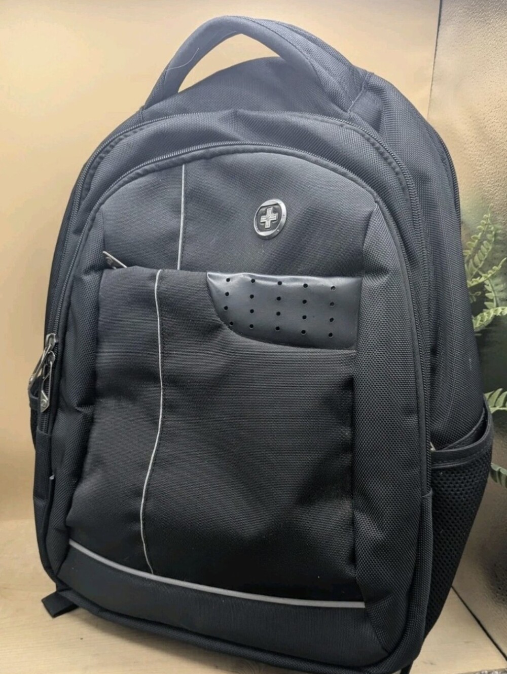 Swissdigital Design Large Travel Backpack Black Padded 17" Adjustable Straps